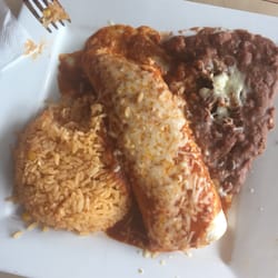 Luna Maya Mexican Restaurant - Burrito lunch special