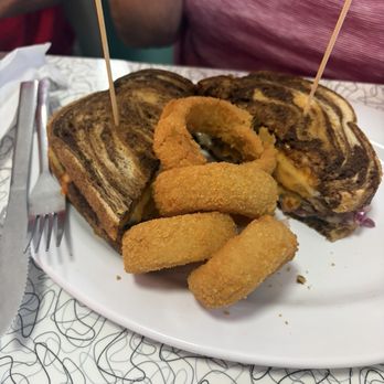 Sunliner Diner - Sunliner Patty Melt - Diners Near Me - Gulf Shores, Alabama Sunliner Diner - Sunliner Patty Melt - Diners Near Me - Gulf Shores, Alabama