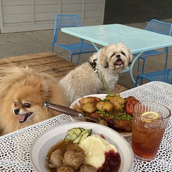 Stockhome - Dog friendly, spacious outside patio - Mediterranean Near Me - Petaluma, California