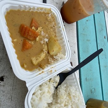 Thai Kruefha - Thai Thai Ice Tea, Yellow Curry - Food Trucks Near Me - Austin, Texas