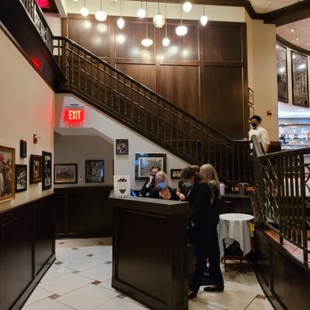 Harry & Izzy's - the lobby of the restaurant - Steakhouses Near Me - Indianapolis, Indiana