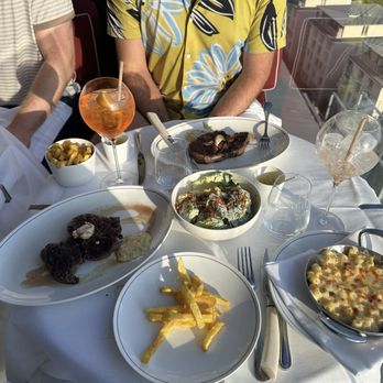 Bonnie - Steak frites - Bars Near Me - Paris