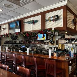Madfish Grill - Fully stocked bar