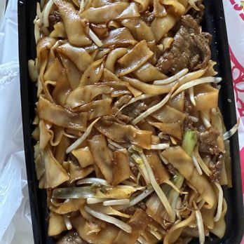 Mama Lu Dumpling House - Beef Chow Fun - Chinese Near Me - Monterey Park, California