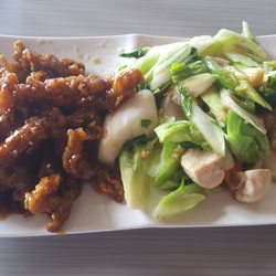 Mei Wei Chinese - Lackluster ginger beef and salty vegetables