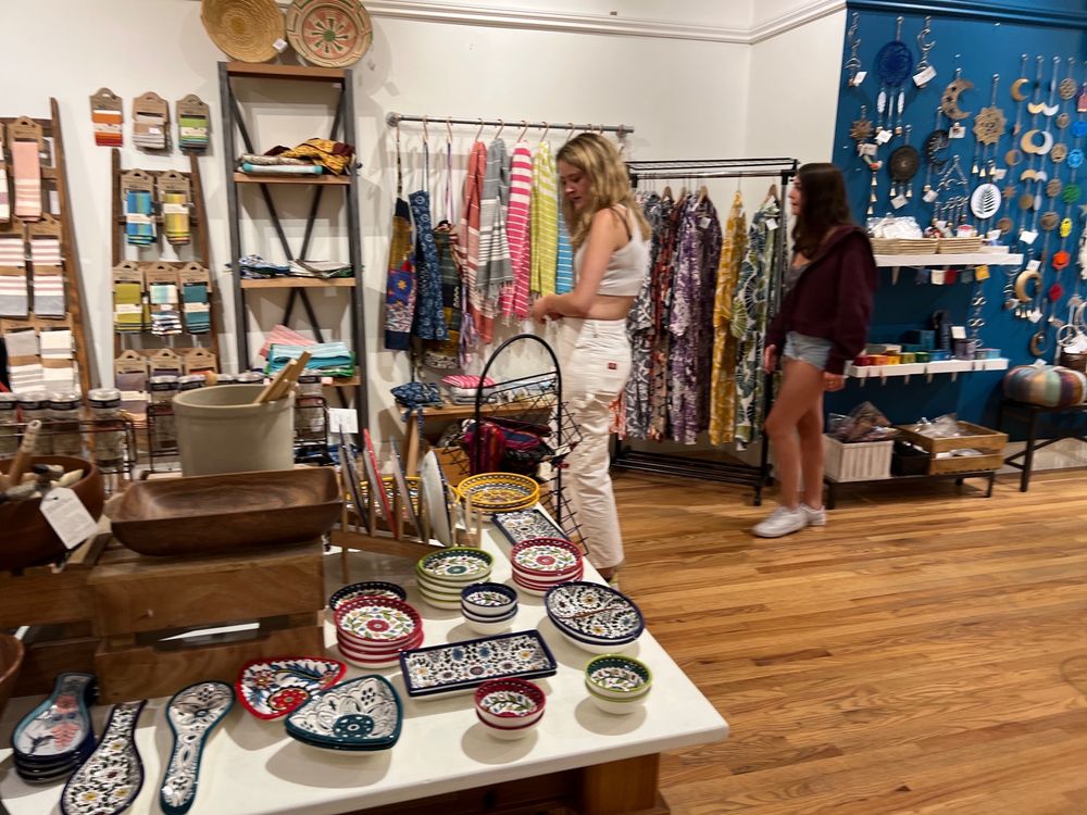 FAIR TRADE WINDS Updated July 2024 1219 Pearl St, Boulder, Colorado