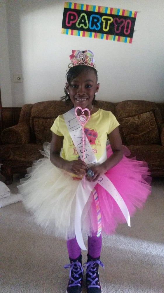 LITTLE DIVA’S GLITZ & GLAM MOBILE SPA 41 Grand Ave, Bolton