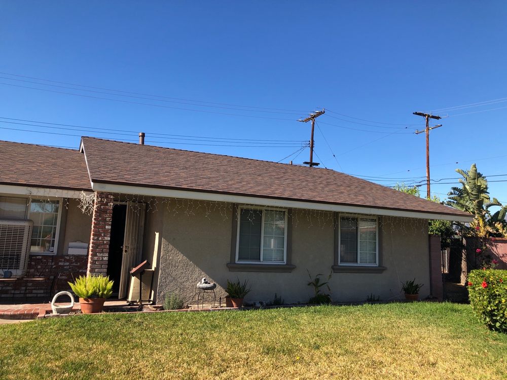 Slide of Lomeli’s Roofing