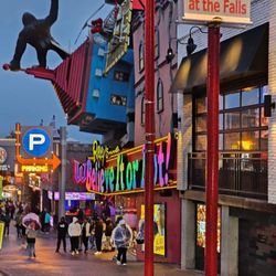 Clifton Hill Niagara Falls