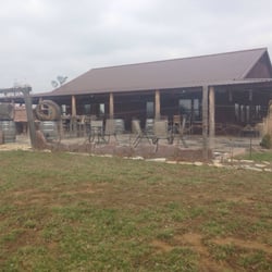 Papa's Vineyard - Outside