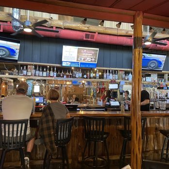 Twisted Oaks Saloon - Bar - Bars Near Me - Dowelltown, Tennessee