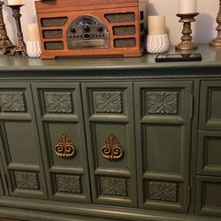 Village Ace Hardware - I loved that they had Trewax finishing wax and antique gold metallic spray paint to finish up my project piece! Worked perfectly.