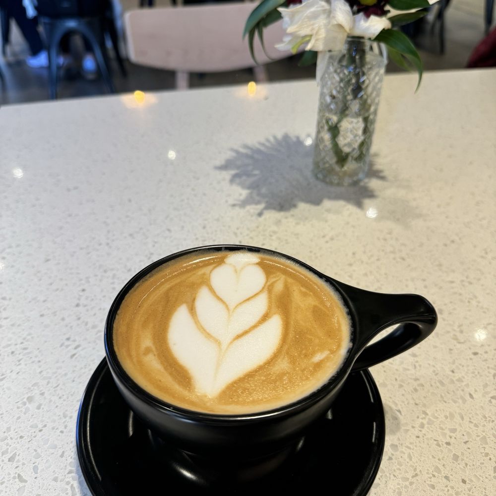 Cafein Centreville - Honey cinnamon latte - Coffee & Tea Near Me - Centreville, Virginia