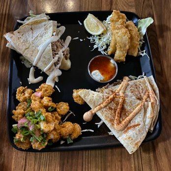 Down the Hatch Maui - Appetizer Sample Platter - Seafood Near Me - Lahaina, Hawaii