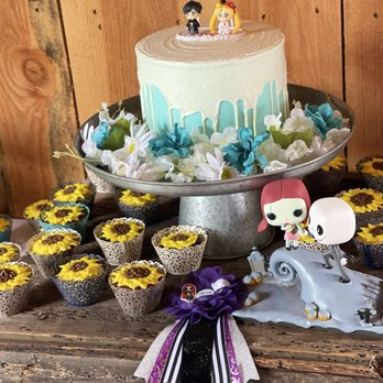 Taylor Made Cafe and Bakery - a cake and cupcakes - Desserts Near Me - Sweet Home, Oregon Taylor Made Cafe and Bakery - a cake and cupcakes - Desserts Near Me - Sweet Home, Oregon
