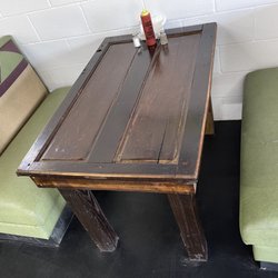 Queen’s Wings & Things - Seating
