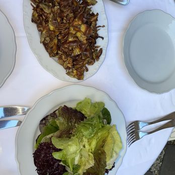 I Sodi - Fried artichoke and insalata mista - Tuscan Near Me - New York, New York I Sodi - Fried artichoke and insalata mista - Tuscan Near Me - New York, New York