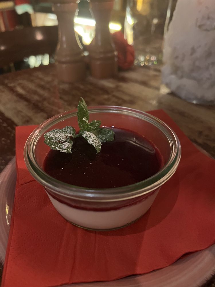 SAGRANTINO Updated June 2024 35 Photos & 60 Reviews Behrenstr. 47