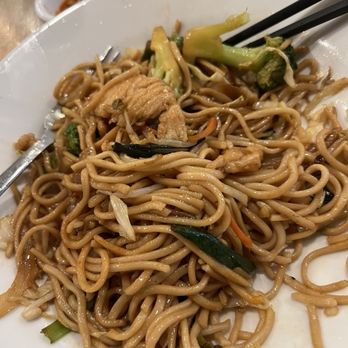 Shang Noodle - Chicago - House special chow mein - Chinese Near Me - Chicago, Illinois Shang Noodle - Chicago - House special chow mein - Chinese Near Me - Chicago, Illinois