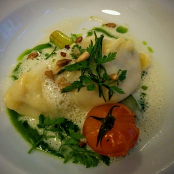 Anna & Jagetsberger - Kärntner Kasnudel mit Spargelfüllung - Cafes Near Me - Vienna, 9