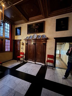 Ons' Lieve Heer op Solder (Our Lord in the Attic Museum) by null