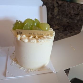 L'otus Cake Boutique - Grape passion fruit cake - Patisserie/Cake Shop Near Me - Richmond, British Columbia L'otus Cake Boutique - Grape passion fruit cake - Patisserie/Cake Shop Near Me - Richmond, British Columbia