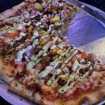 HP Tavern - Ropa vieja pizza - Bars Near Me - San Juan, Puerto Rico