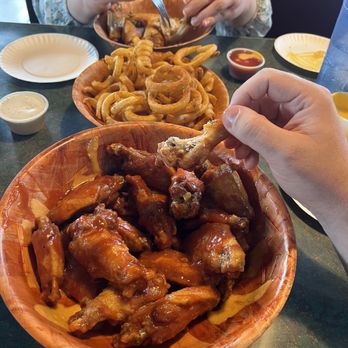 wings on brookwood - Crazy garlic bbq sauce (atomic) with Cajun fries P.s. yes my wife is eating wings with a fork it's okay I judge her harshly for it ha - Barbeque Near Me - Hamilton, Ohio wings on brookwood - Crazy garlic bbq sauce (atomic) with Cajun fries P.s. yes my wife is eating wings with a fork it's okay I judge her harshly for it ha - Barbeque Near Me - Hamilton, Ohio
