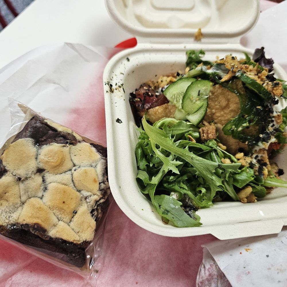 PokiTomik - Taco and brownie - Poke Near Me - Valley Glen, California PokiTomik - Taco and brownie - Poke Near Me - Valley Glen, California
