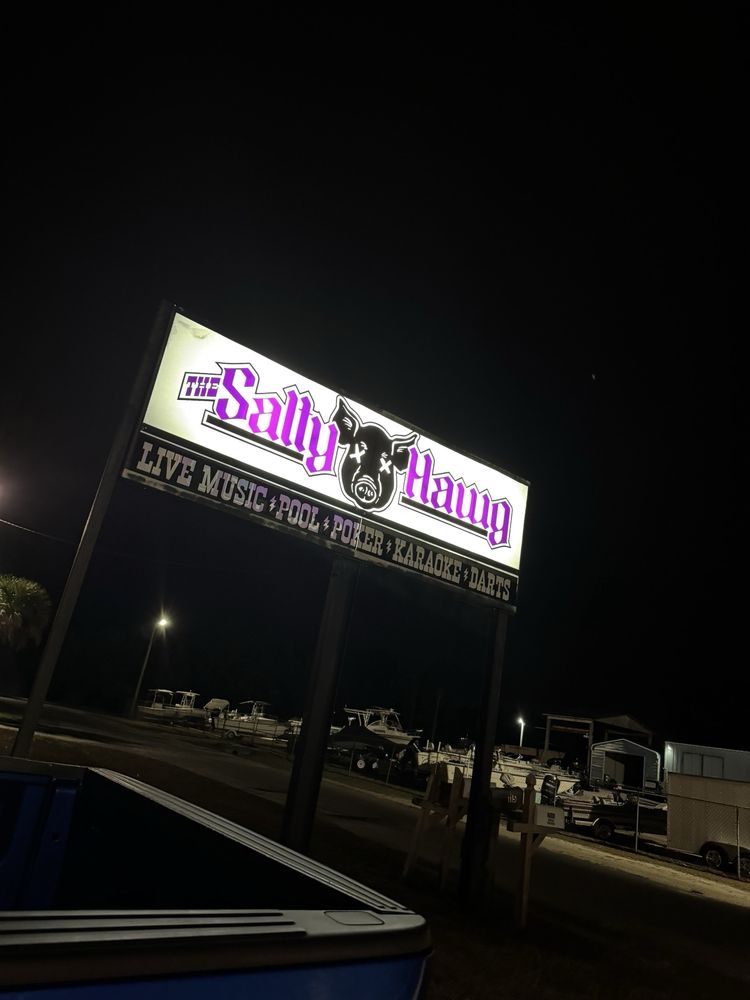 The Salty Hawg Logo