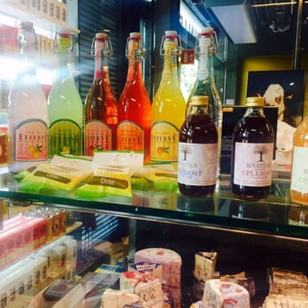 Den Blinde Ku - Regnbuefarger i saft og juice - Cheese Shops Near Me - Oslo, 03
