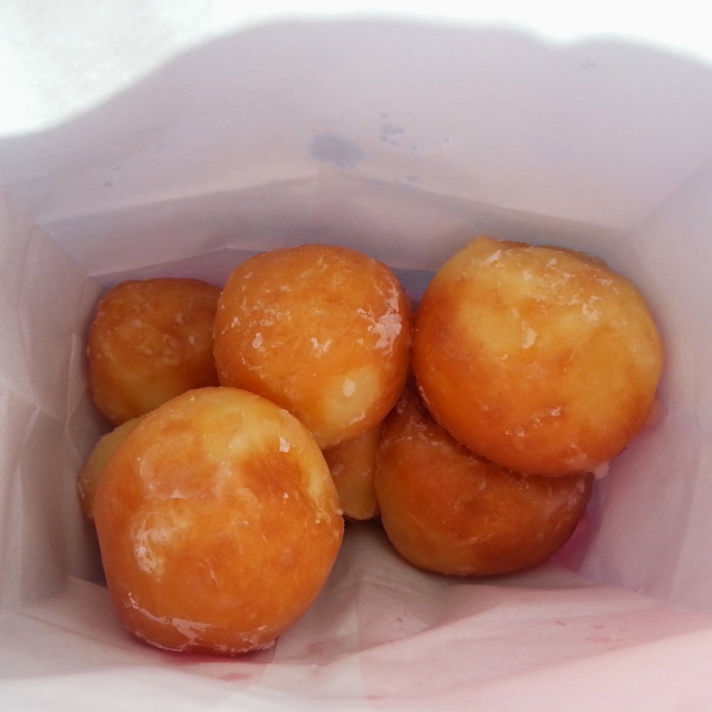 Bakers Donuts - $ 1.25 doughnut holes - Donuts Near Me - Sacramento, California