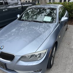 Exklusiv European Service - BMW in for servicing.