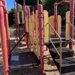 Hilltop park - Play structure