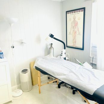 Xtreme Healing & Acupuncture - Exam room 2 - Medical Spas Near Me - Miami, Florida Xtreme Healing & Acupuncture - Exam room 2 - Medical Spas Near Me - Miami, Florida
