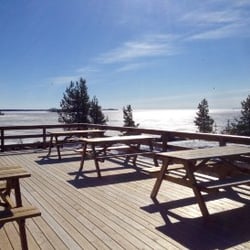 Eriköstugan - Stugans veranda med utsikt mot havet.