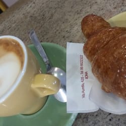 Caffè Camerino - Cappuccino di soia e cornetto senza lattosio! #BuongiornoYelp