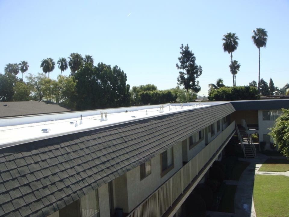 Slide of Calcom Roofing
