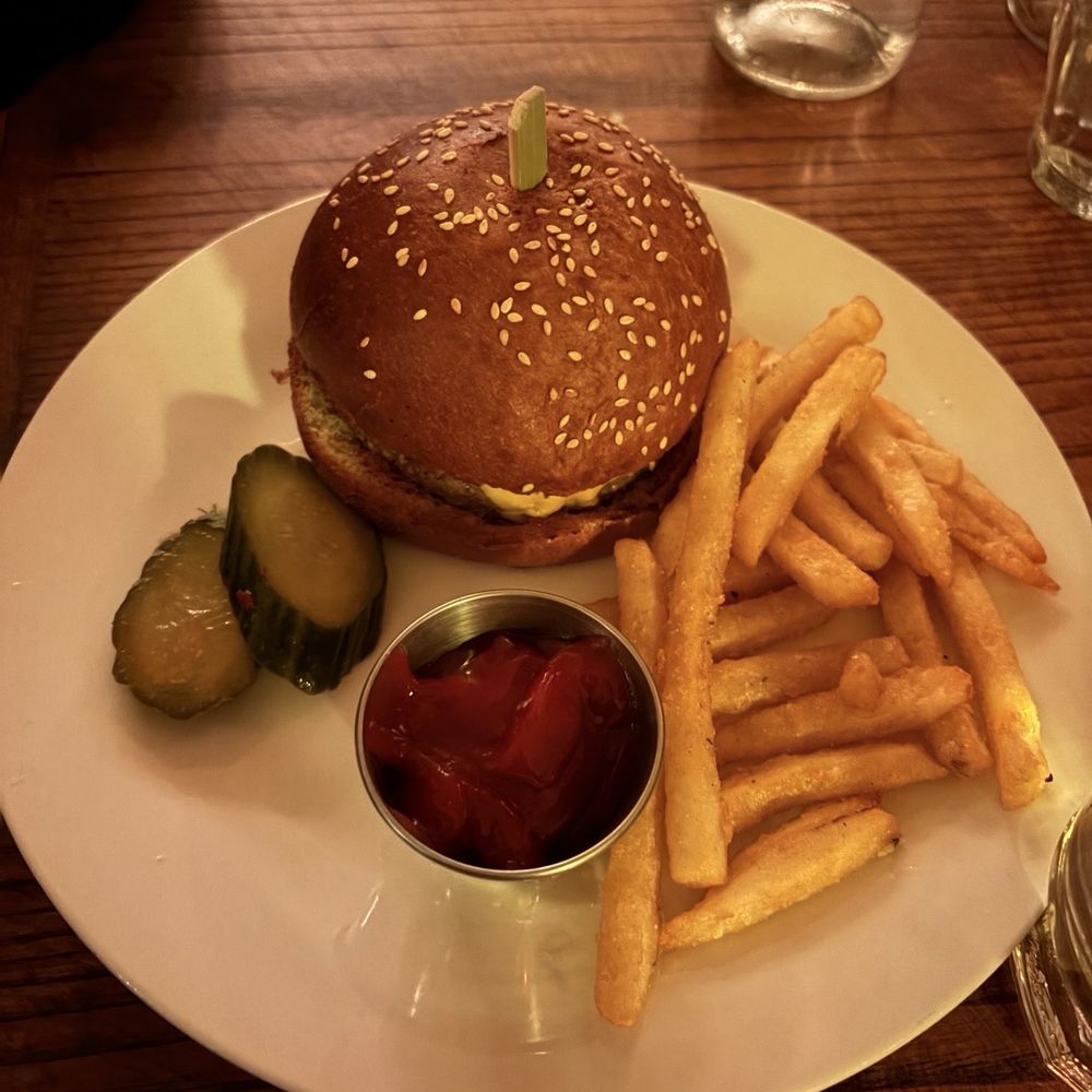 Bar V - Burger - Wine Bars Near Me - New York, New York Bar V - Burger - Wine Bars Near Me - New York, New York