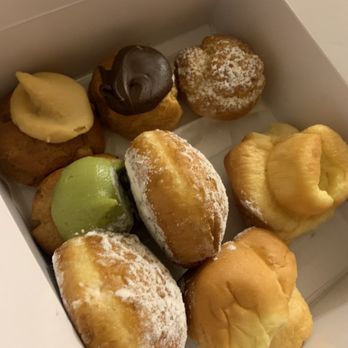 Liliha Bakery - Cream puffs - Bakeries Near Me - Honolulu, Hawaii Liliha Bakery - Cream puffs - Bakeries Near Me - Honolulu, Hawaii