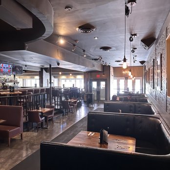 Union Social Eatery - Cool dark interior - Gastropubs Near Me - Toronto, Ontario Union Social Eatery - Cool dark interior - Gastropubs Near Me - Toronto, Ontario