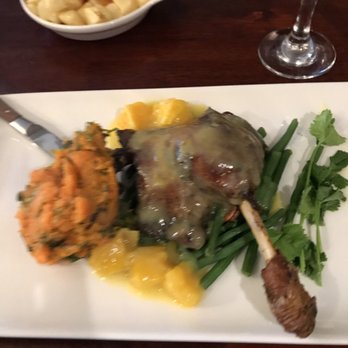 Pot Belly Restaurant - Duck, sweet potato/coriander mash and veggies - Irish Near Me - Gilford, CGV