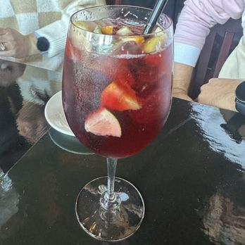 La Dolce Vita Cucina - Sangria - Italian Near Me - Chicago, Illinois