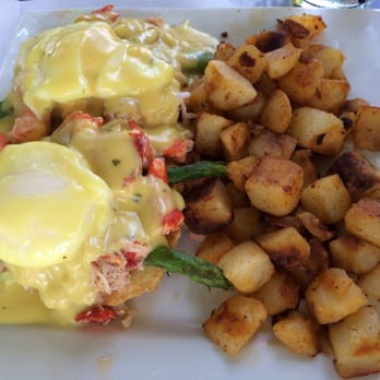 Tin Pan Galley - Crab and lobster eggs Benedict - American Near Me - Sackets Harbor, New York Tin Pan Galley - Crab and lobster eggs Benedict - American Near Me - Sackets Harbor, New York