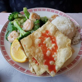 DJ's Chinese Cuisine - Lots of shrimp and veggies with rice and fried wontons for under $16, plus tea, because you're worth it, deal? - Chinese Near Me - Larkspur, California