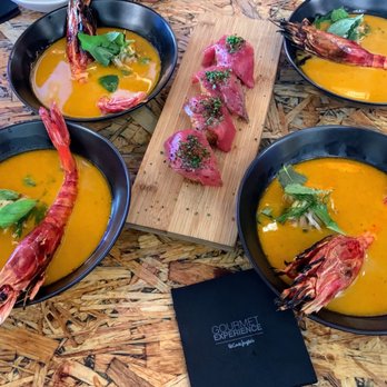 Street Xo - Singapore laksa with one huge shrimp and tuna sashimi tapa to share - Gastropubs Near Me - Madrid, M Street Xo - Singapore laksa with one huge shrimp and tuna sashimi tapa to share - Gastropubs Near Me - Madrid, M