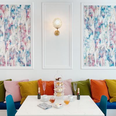 Babe's Tea Room by null