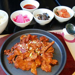 Namu - Daeji bulgogi and banchan