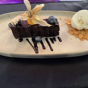 Le Quartz - Chocolate Cake - French Near Me - Laval, Quebec