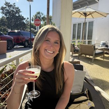 The Hampton Social - Orlando - Enjoying happy hour! - Seafood Near Me - Orlando, Florida